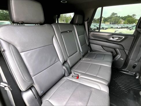 Used 2024 Chevrolet Tahoe LT w/ Luxury Package RWD image 20