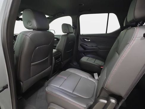 Used 2023 Chevrolet Traverse RS AWD/4WD image 12