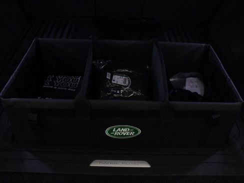 Certified 2025 Land Rover Range Rover SE AWD/4WD image 52