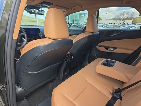 Used 2023 Lexus NX 250 FWD w/ Towing Package (2000 Lbs) image 11