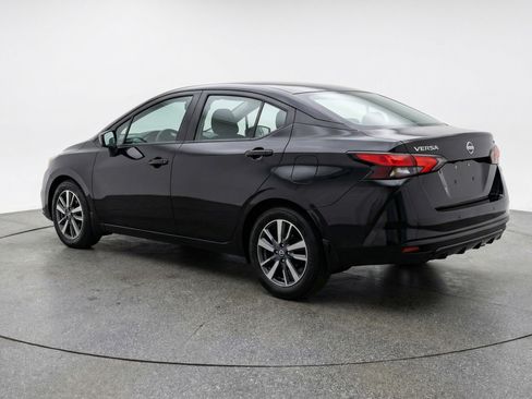 Used 2025 Nissan Versa SV image 6