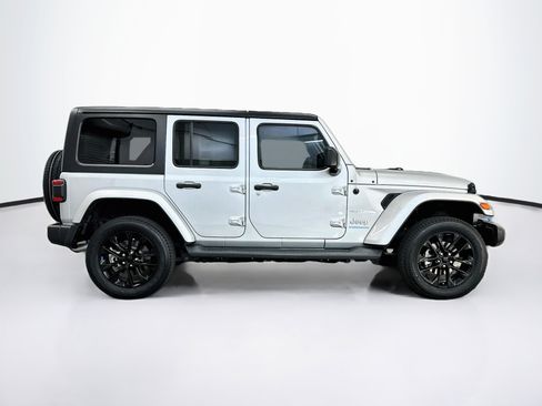 Used 2023 Jeep Wrangler Unlimited Sahara AWD/4WD image 10