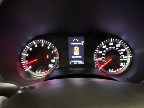 Used 2021 Toyota Highlander LE FWD image 12