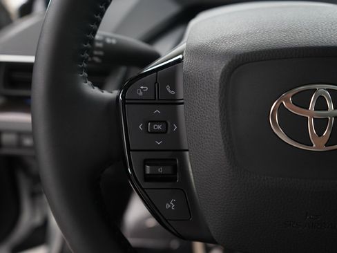 Used 2025 Toyota Prius Limited w/ Limited Premium Package image 19