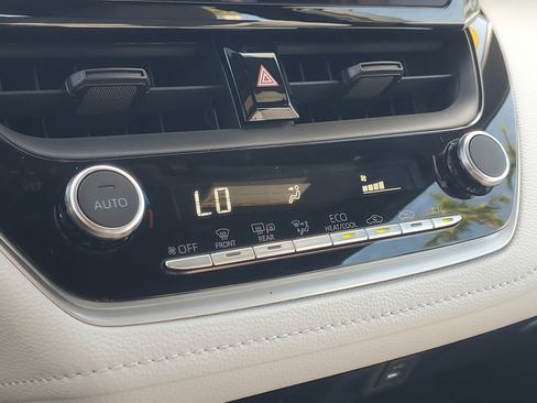Certified 2024 Toyota Corolla SE FWD image 28