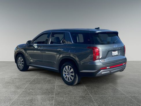 Used 2024 Hyundai Palisade SEL FWD image 3