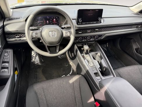 Used 2025 Honda Accord SE image 15