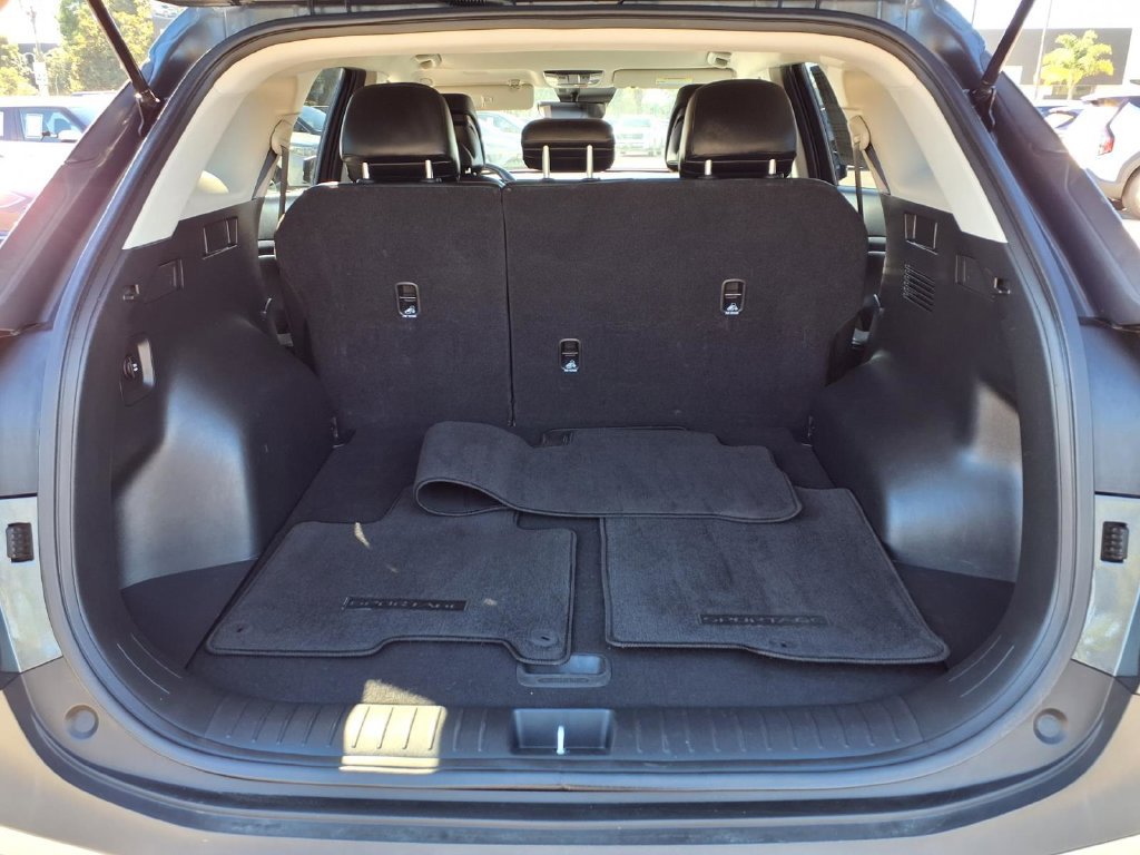 Certified 2023 Kia Sportage EX FWD image 10