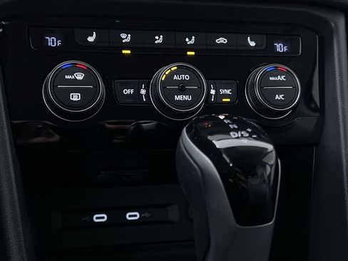 Used 2024 Volkswagen Taos SE image 21