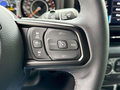 Used 2025 Jeep Wrangler Unlimited Sport AWD/4WD image 23