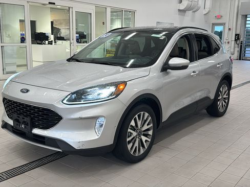 Used 2020 Ford Escape Titanium AWD/4WD image 9