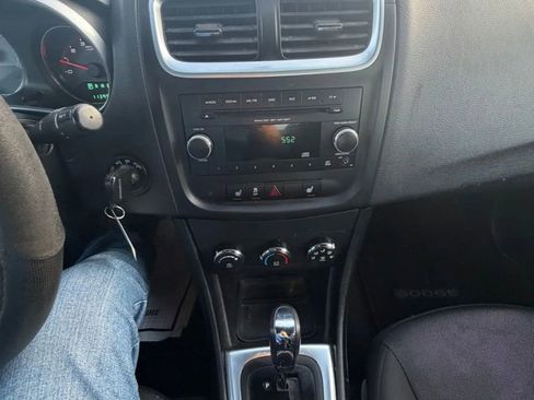 Used 2012 Dodge Avenger SE FWD image 28