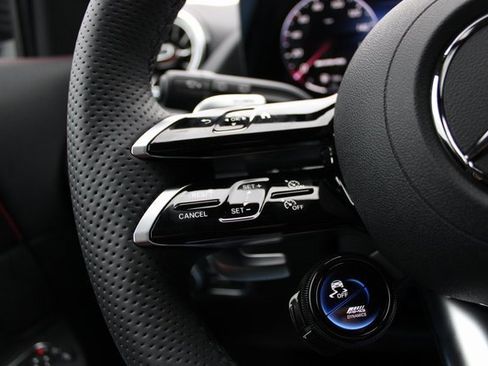 New 2024 Mercedes-Benz GLA 35 AMG 4MATIC image 9