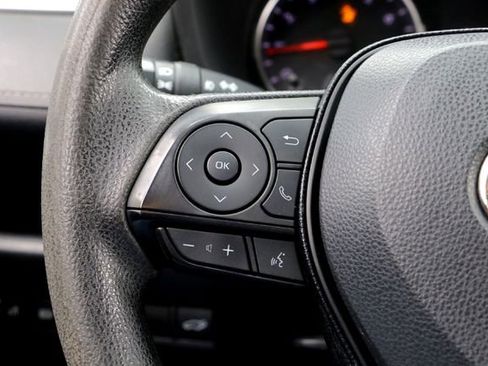Used 2021 Toyota RAV4 XLE w/ Convenience Package FWD image 15