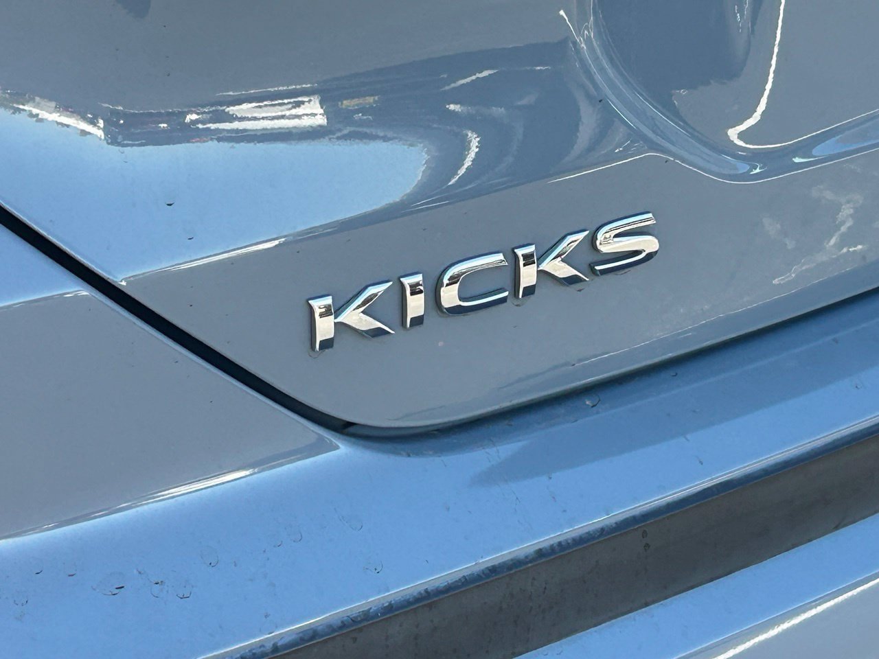 Certified 2021 Nissan Kicks SV FWD image 4