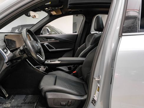Used 2025 BMW X2 xDrive28i AWD/4WD image 4