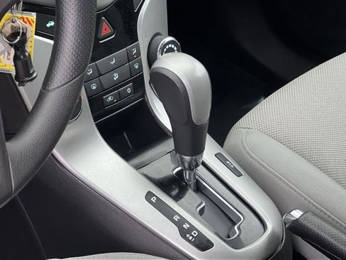 Used 2016 Chevrolet Cruze LT w/ Technology Package image 20