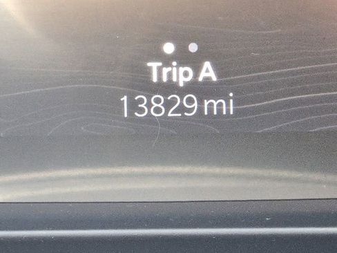 Used 2024 Jeep Grand Cherokee L Altitude image 25