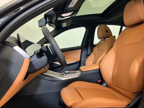 Used 2025 BMW 330i Sedan w/ Premium Package RWD image 14