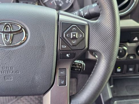 Used 2019 Toyota Tacoma TRD Sport w/ Technology Package AWD/4WD image 20
