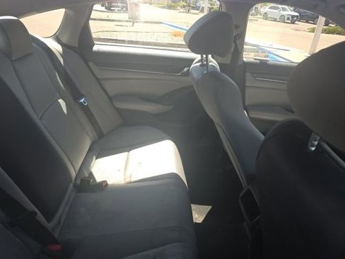 Used 2019 Honda Accord LX image 9