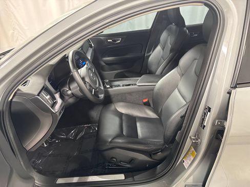 Used 2024 Volvo S60 B5 Core FWD image 4