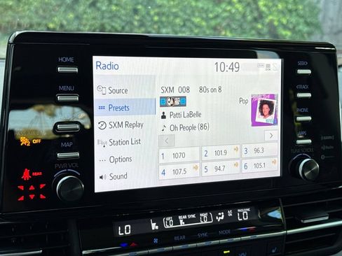 Certified 2024 Toyota Sienna XLE FWD image 18