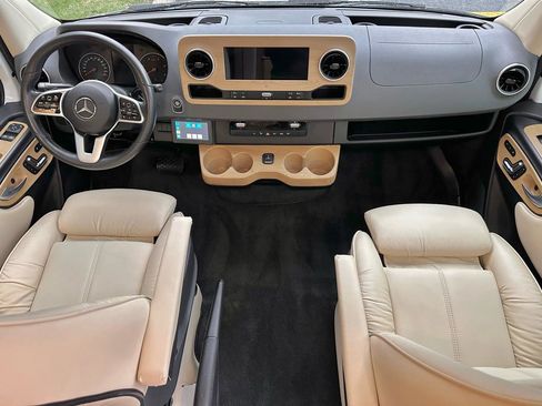 Used 2020 Mercedes-Benz Sprinter 3500 w/ Windows All Around Package image 89