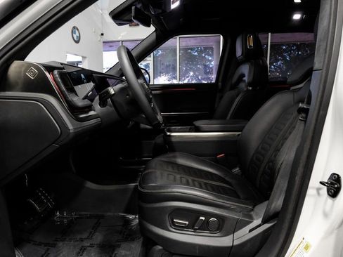 Used 2023 Rivian R1T Adventure image 4