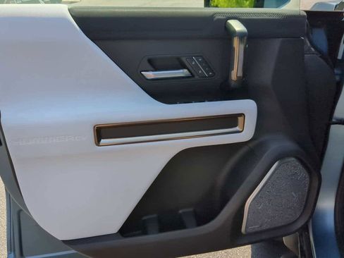 Used 2024 GMC Hummer EV 3X w/ Omega Edition AWD/4WD image 11
