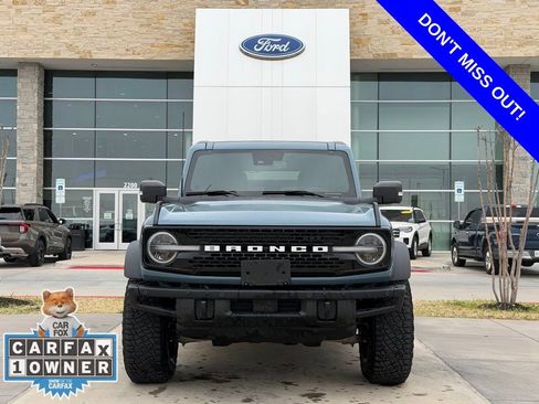 Used 2023 Ford Bronco Wildtrak image 2