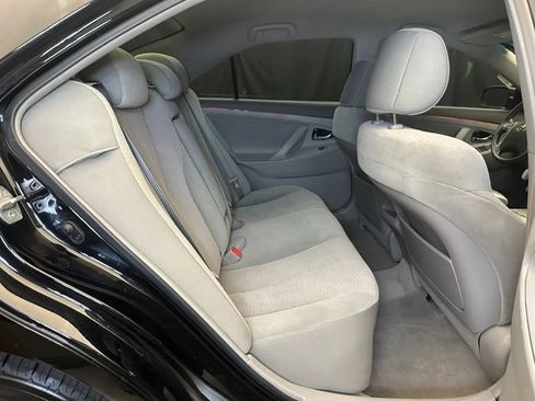 Used 2011 Toyota Camry LE FWD image 18