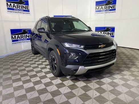 Used 2021 Chevrolet TrailBlazer LT w/ Sun and Liftgate Package FWD image 1