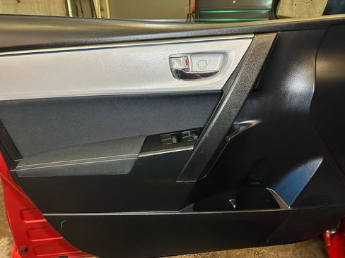 Used 2016 Toyota Corolla LE image 19