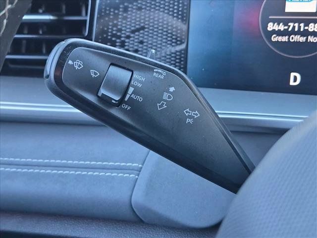 Used 2026 Volkswagen Tiguan SE FWD image 16