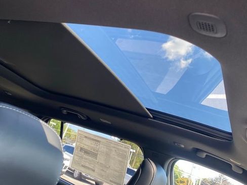 New 2025 Jeep Grand Cherokee L Limited w/ Luxury Tech Group II image 28