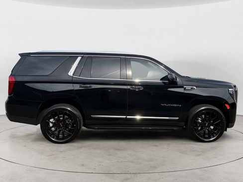 Used 2023 GMC Yukon SLT w/ SLT Premium Package AWD/4WD image 6