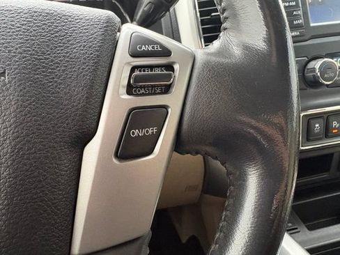 Used 2017 Nissan Titan SV RWD image 25