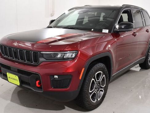 Used 2022 Jeep Grand Cherokee Trailhawk AWD/4WD image 2