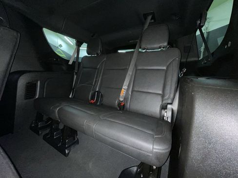 Used 2025 Chevrolet Suburban Z71 image 27