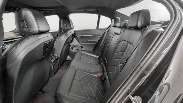 Used 2025 BMW 530i w/ Premium Package RWD image 17