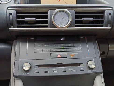 Used 2015 Lexus RC 350 image 37