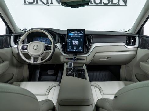 New 2026 Volvo XC60 T8 Ultra w/ Protection Package Premier image 15