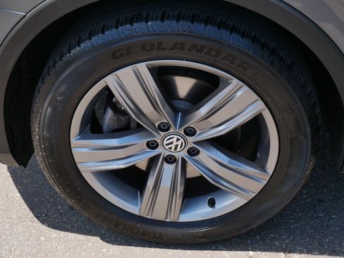 Used 2019 Volkswagen Tiguan SEL Premium w/ 3rd Row Seat Package AWD/4WD image 15