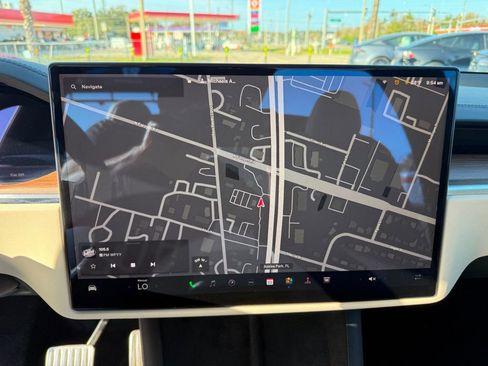 Used 2023 Tesla Model X image 15