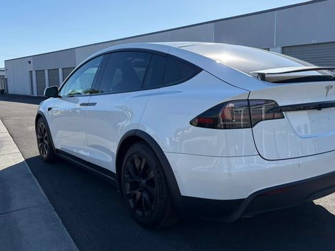 Used 2022 Tesla Model X Plaid AWD/4WD image 3