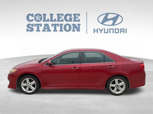 Used 2014 Toyota Camry SE FWD image 11