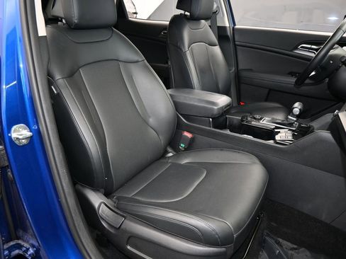 Used 2023 Kia Sportage EX image 42