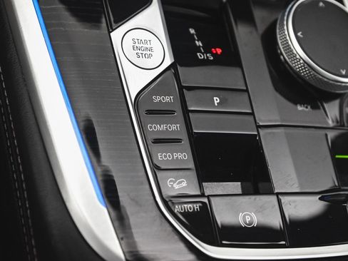 Used 2023 BMW X7 xDrive40i w/ M Sport Package image 29