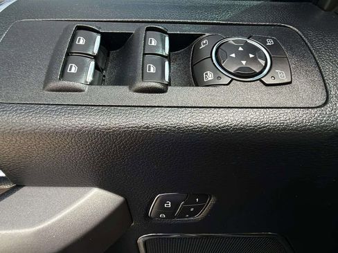 Used 2019 Ford F150 Platinum w/ Equipment Group 701A Luxury AWD/4WD image 16